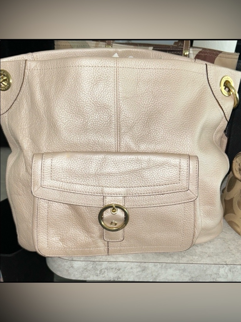 👑Coach Cream ✨Shoulder Bag with Gold Accents✨ - Picture 12 of 13